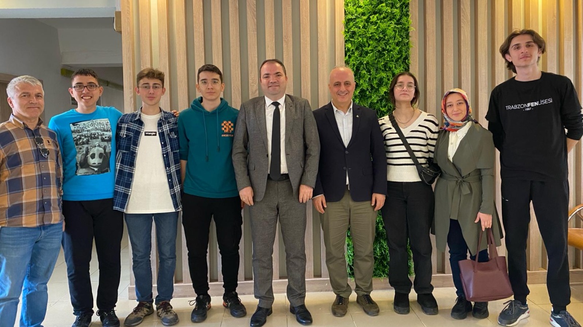 Satranç Turnuvası İçin Öğrencilerimiz Sivas'ta İl Milli Eğitim Şube Müdürü Mesut Kaş'ı Ziyaret Etti