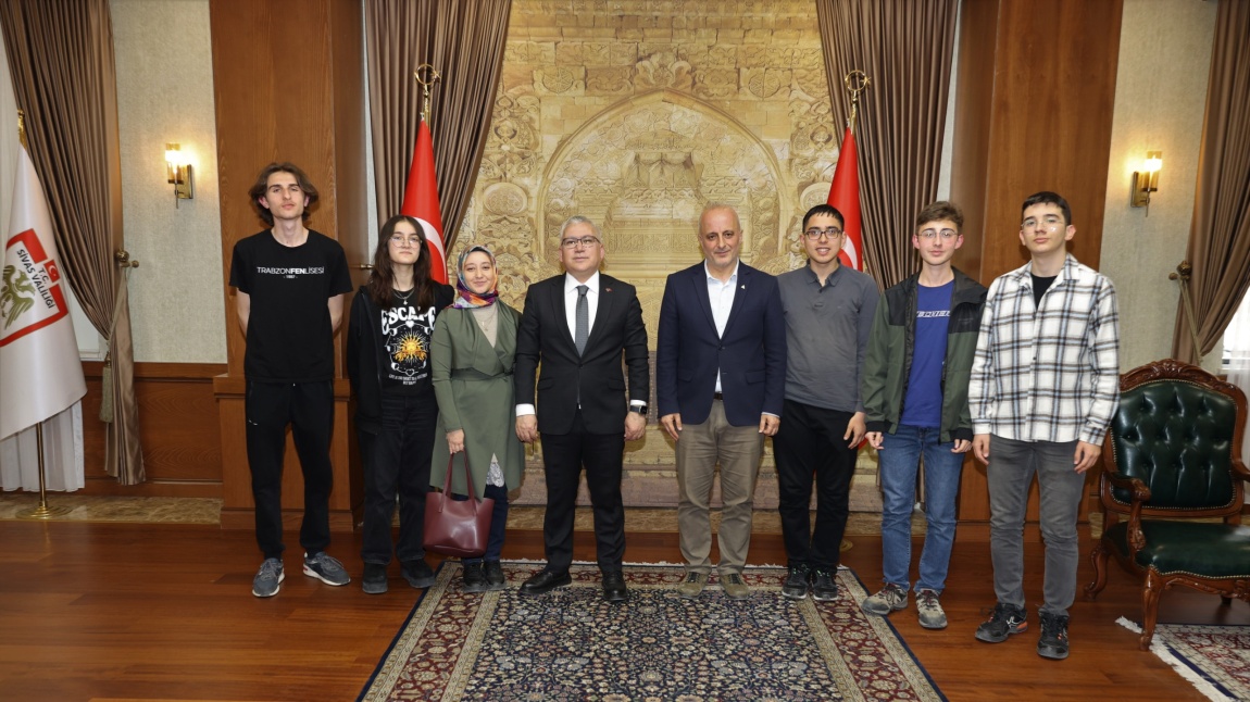 Okulumuz Satranç Takımı, Bölge Finallerinde Sivas'ta, Valimiz, Sayın Dr. Yılmaz Şimşek Beye Konuk Oldu